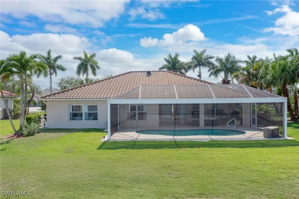 2250 Grove Drive Naples FL 34120