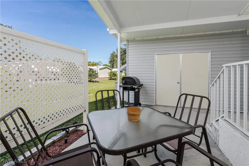 255 Riverwood Road Naples FL 34114