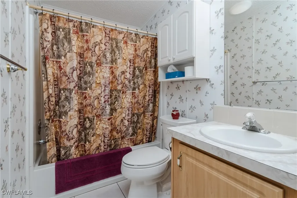 255 Riverwood Road Naples FL 34114