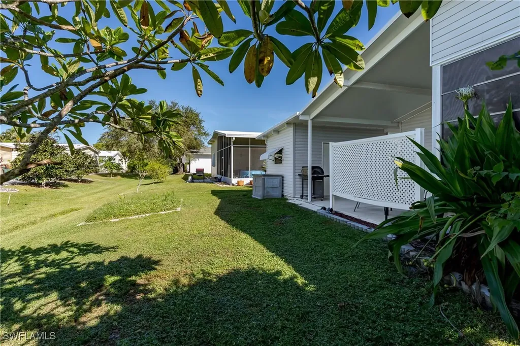 255 Riverwood Road Naples FL 34114