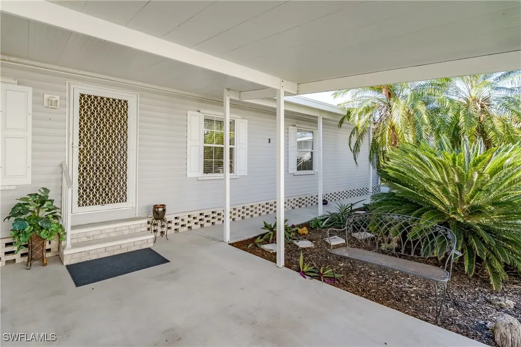 255 Riverwood Road Naples FL 34114