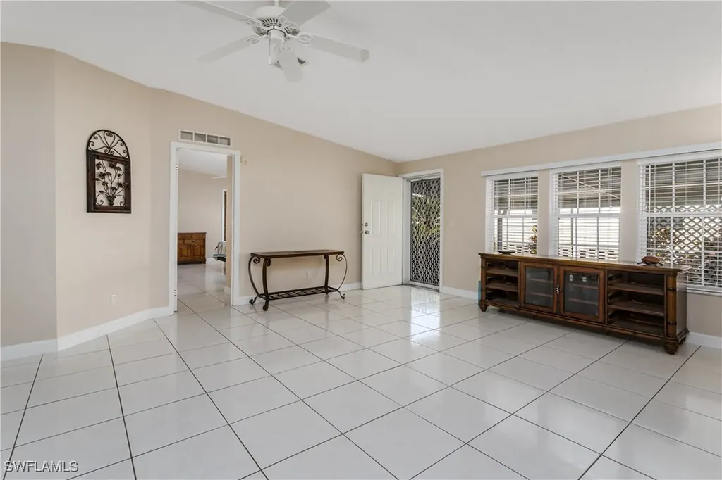 255 Riverwood Road Naples FL 34114