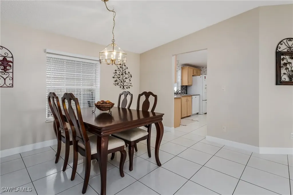 255 Riverwood Road Naples FL 34114