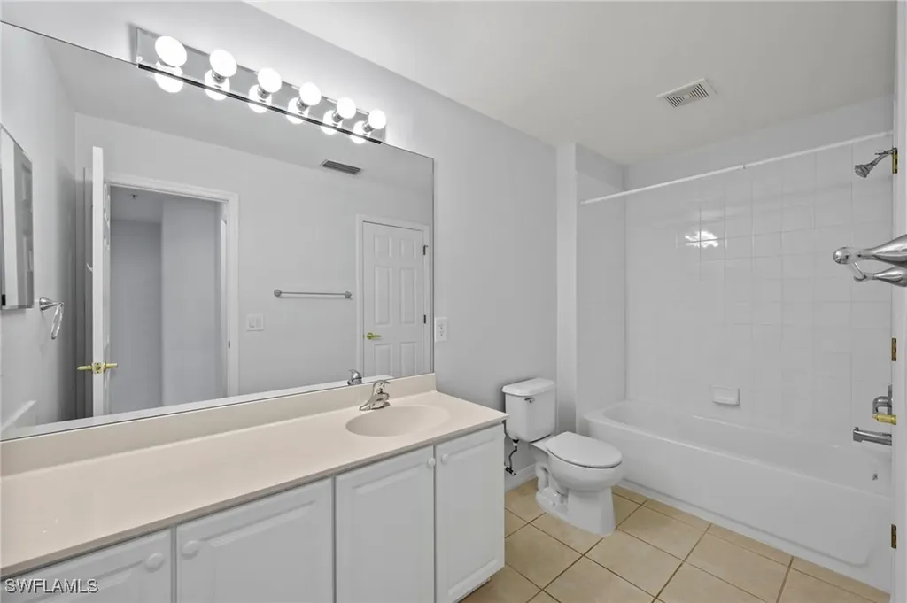1084 Hampton Circle Naples FL 34105