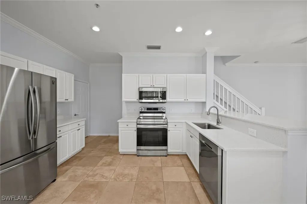 1084 Hampton Circle Naples FL 34105