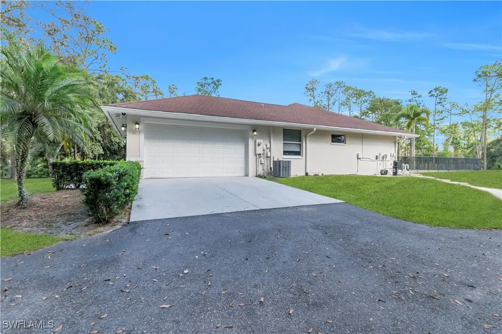 860 Desoto Boulevard N Naples FL 34120