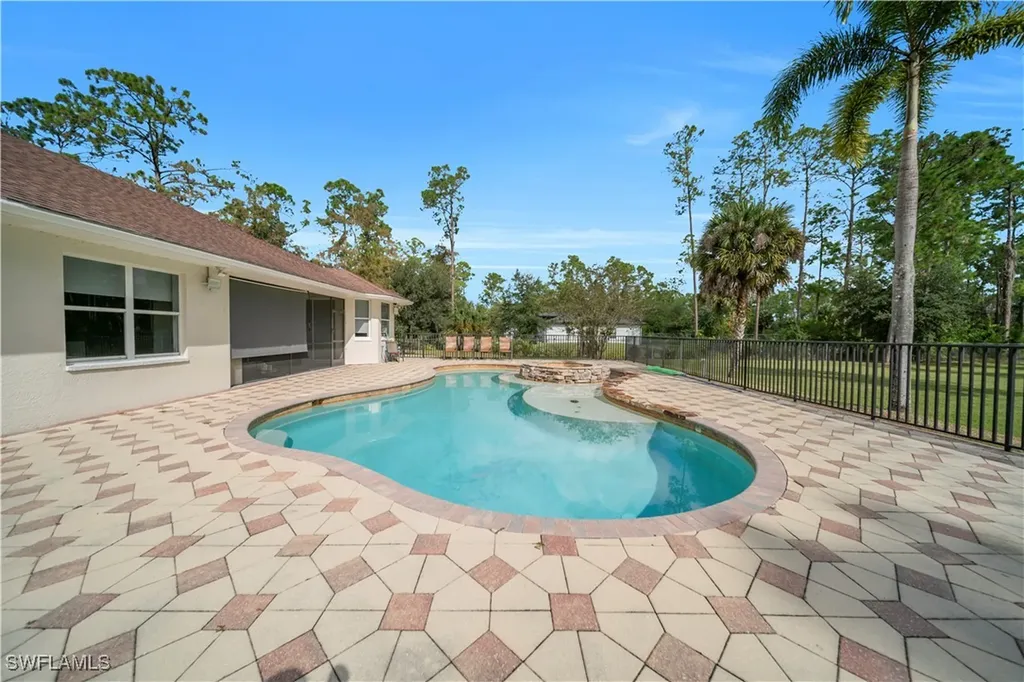 860 Desoto Boulevard N Naples FL 34120