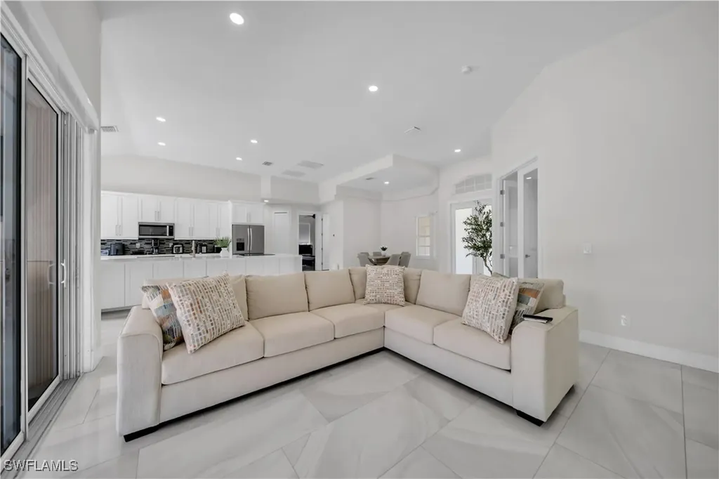 860 Desoto Boulevard N Naples FL 34120