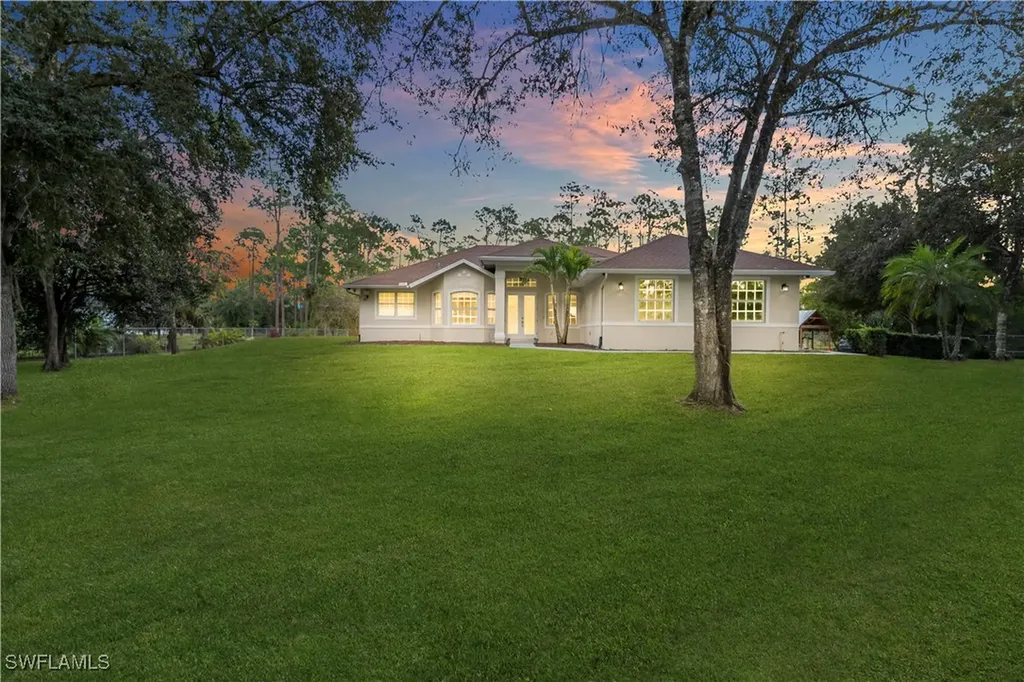 860 Desoto Boulevard N Naples FL 34120