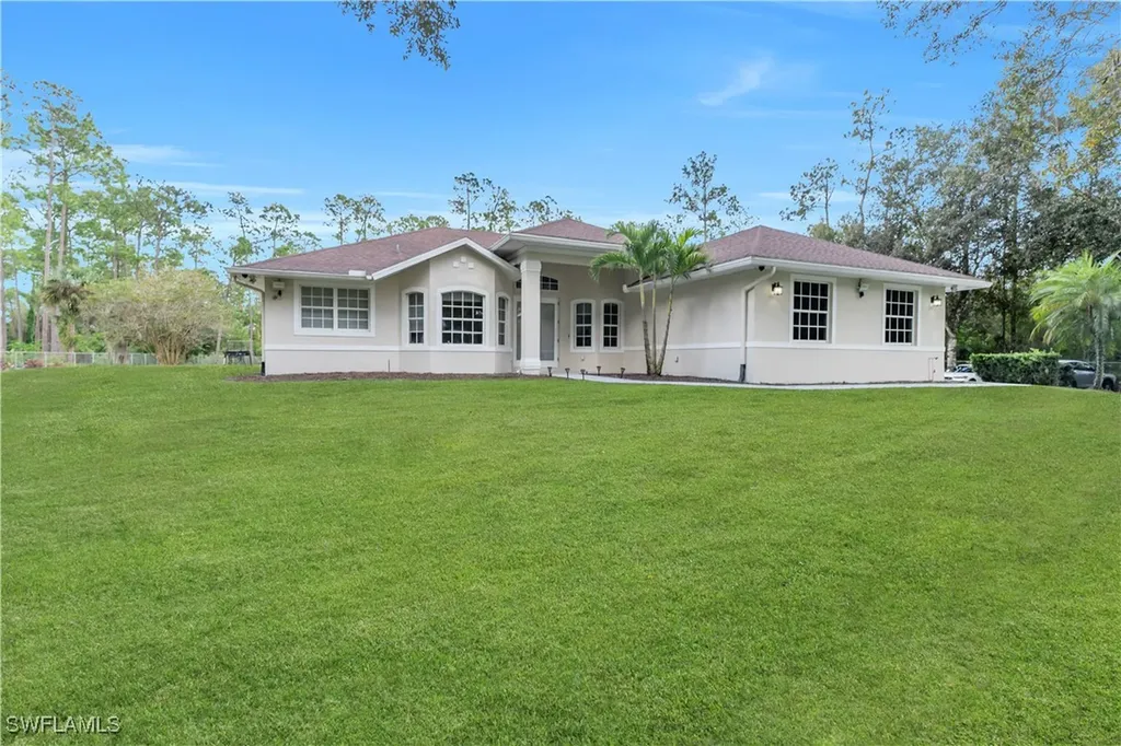 860 Desoto Boulevard N Naples FL 34120