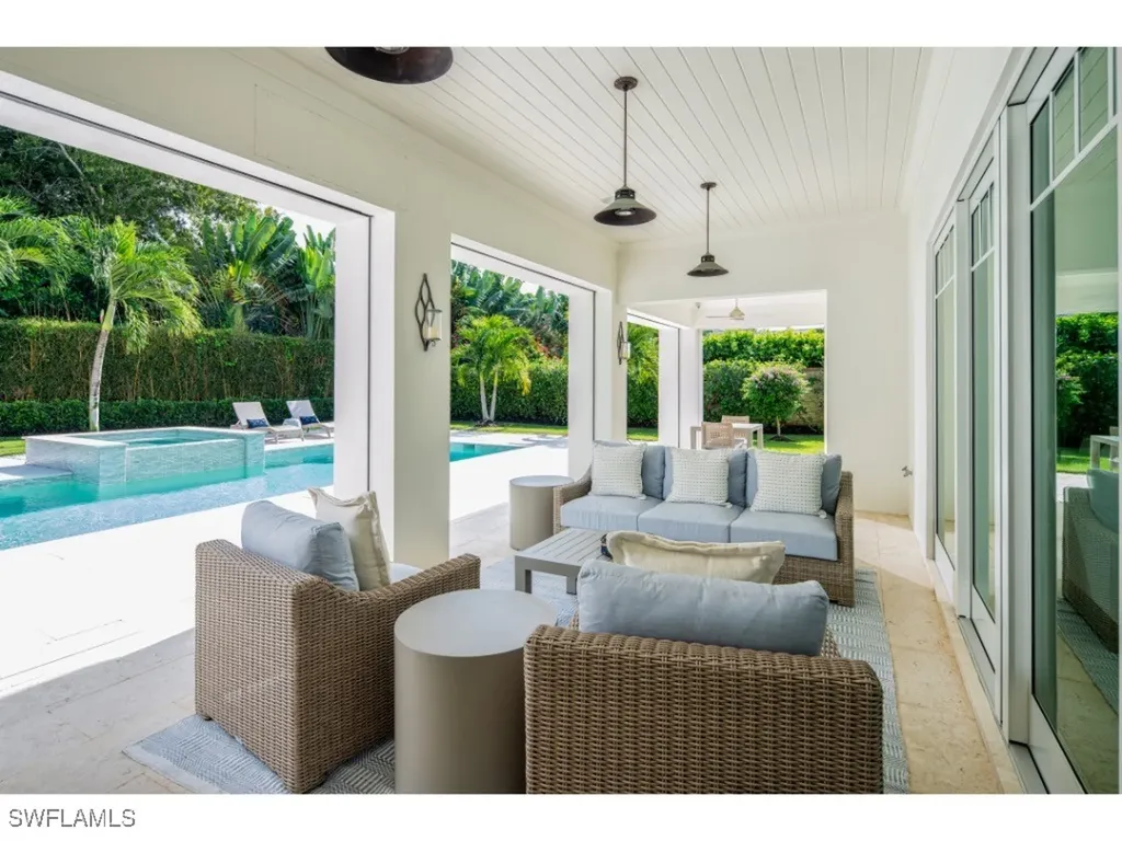 4042 Old Trail Way Naples FL 34103