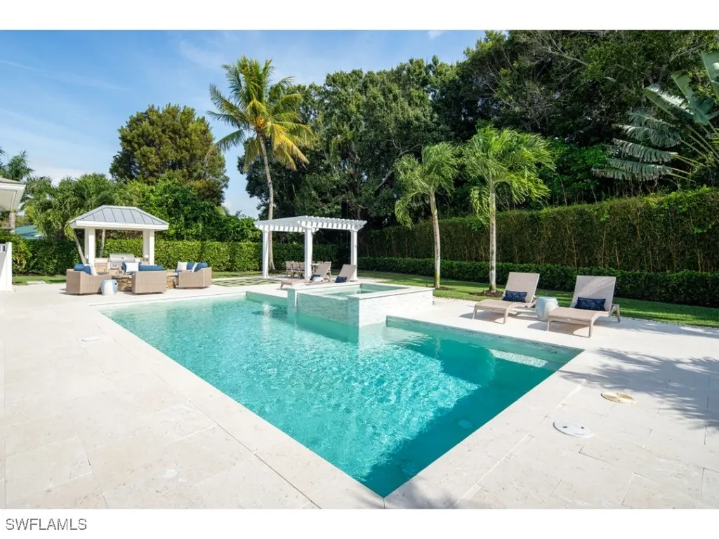 4042 Old Trail Way Naples FL 34103