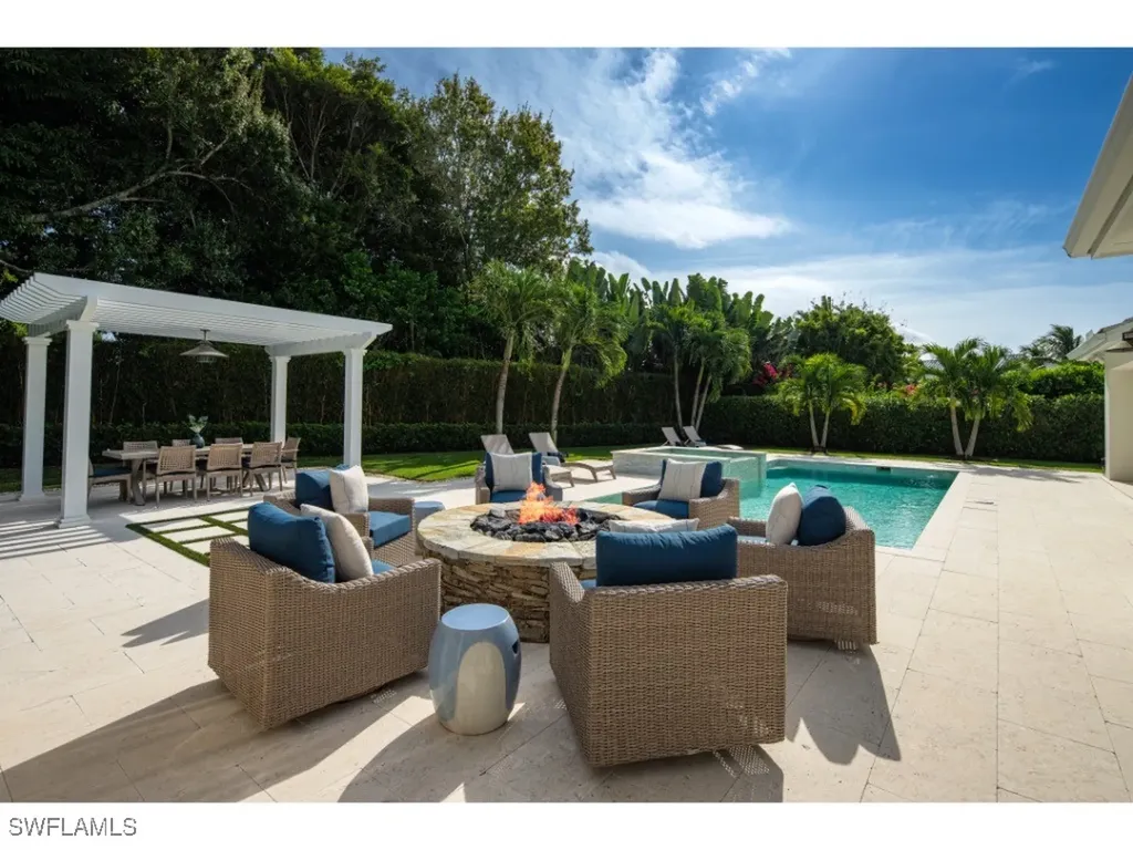 4042 Old Trail Way Naples FL 34103