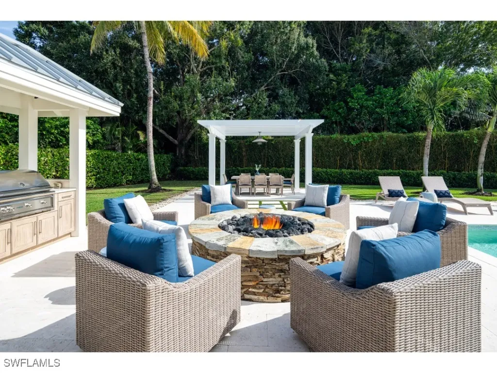 4042 Old Trail Way Naples FL 34103