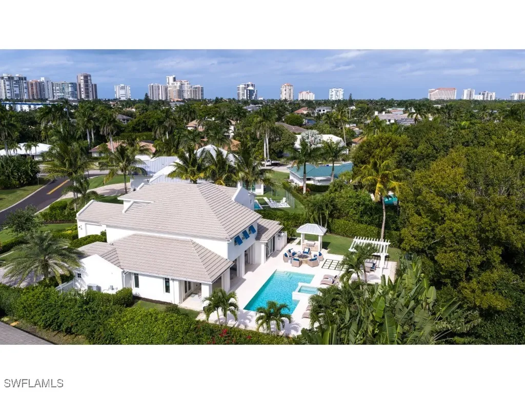 4042 Old Trail Way Naples FL 34103