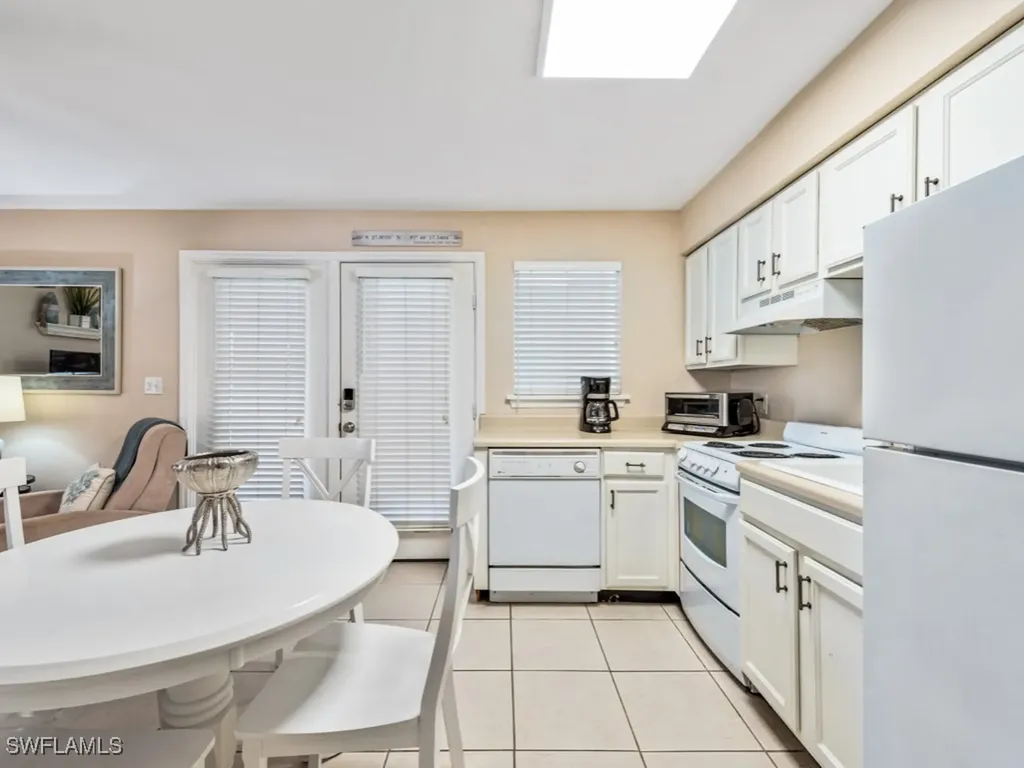 175 5th Avenue S Naples FL 34102