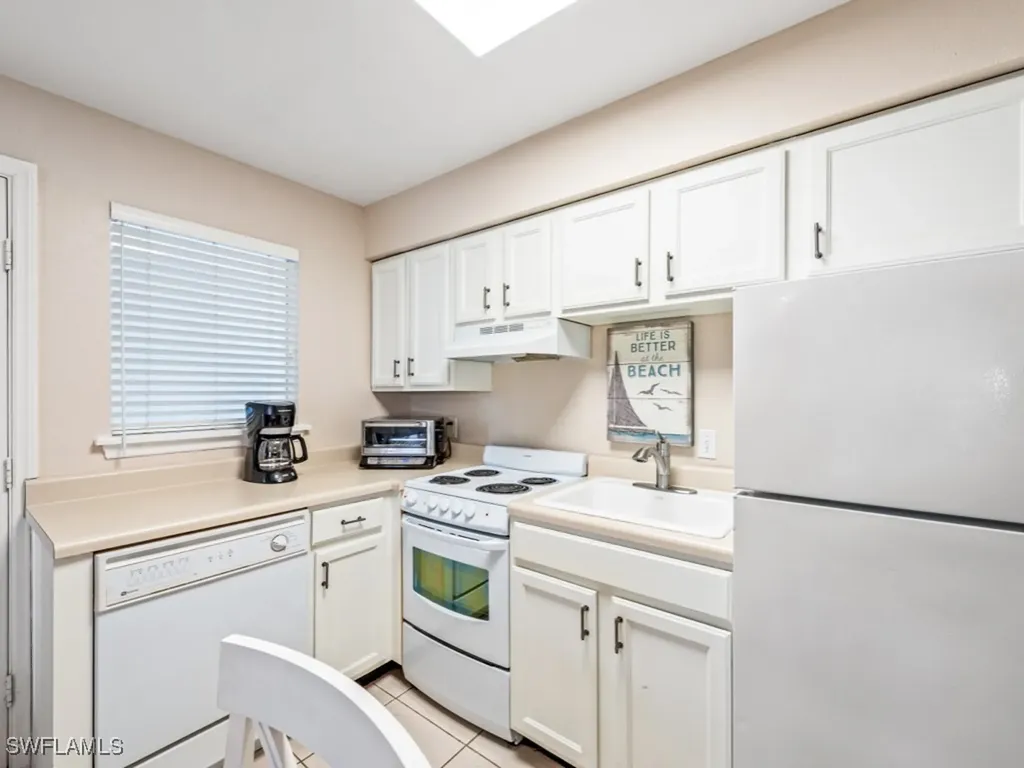 175 5th Avenue S Naples FL 34102