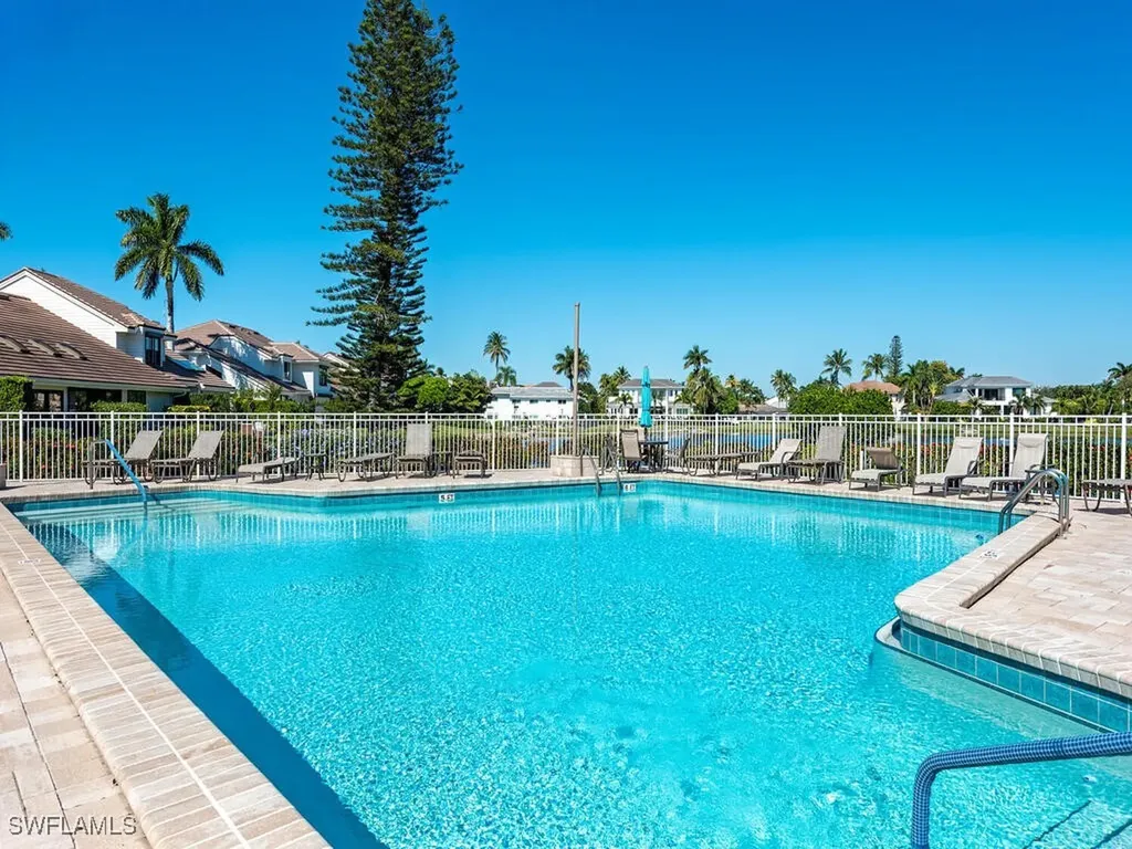 555 Park Shore Drive Naples FL 34103