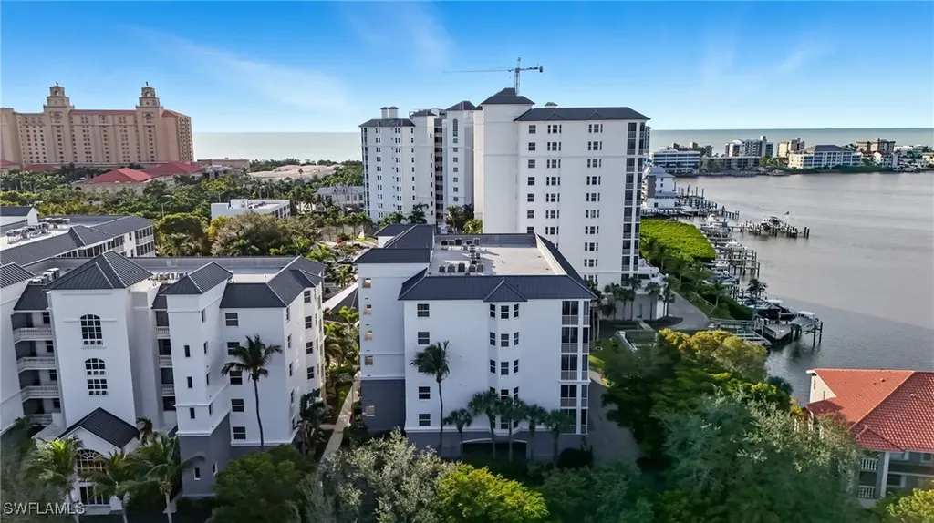 Naples FL, 450 Launch Circle, Unit 503