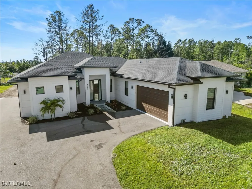 2740 35th Avenue NE Naples FL 34120