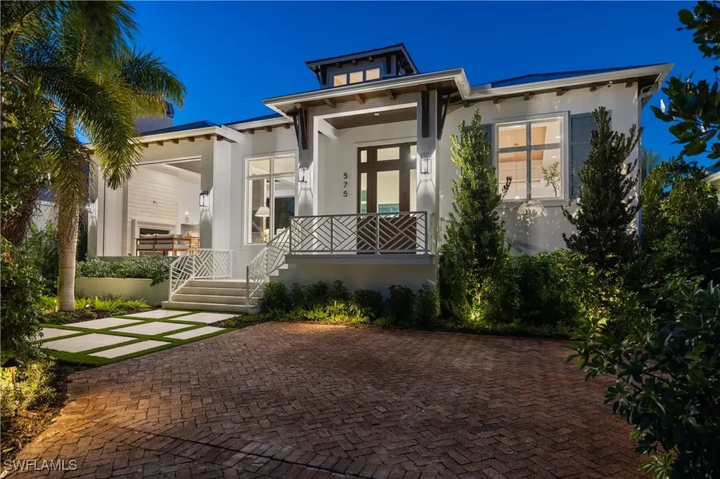 575 13th Avenue S Naples FL 34102