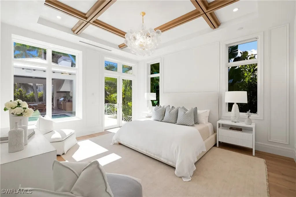 575 13th Avenue S Naples FL 34102