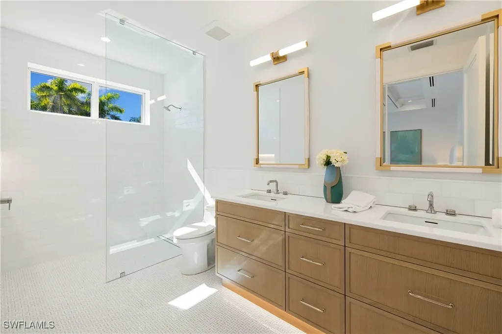575 13th Avenue S Naples FL 34102