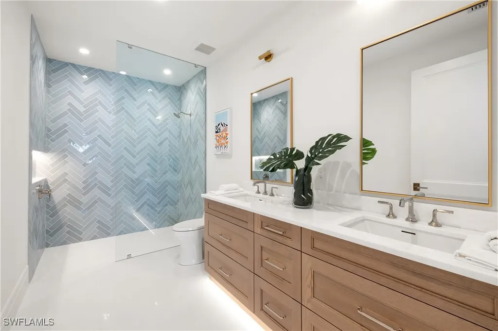 575 13th Avenue S Naples FL 34102