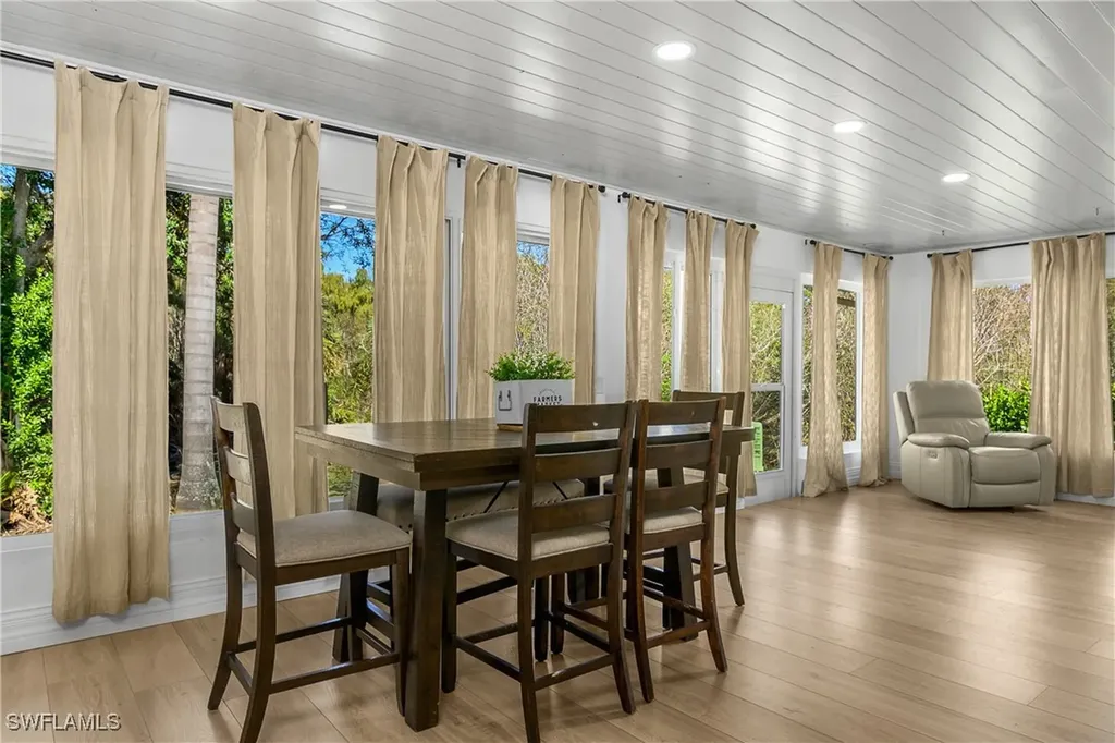 401 Countryside Drive Naples FL 34104