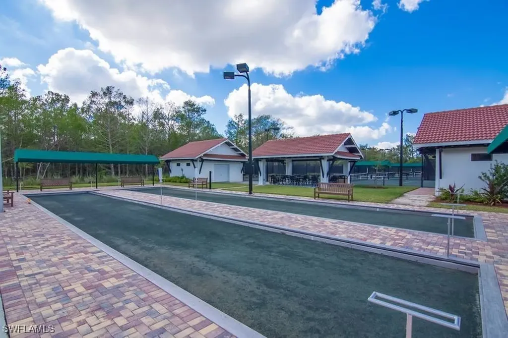 401 Countryside Drive Naples FL 34104