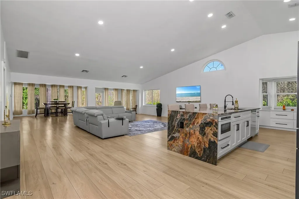 401 Countryside Drive Naples FL 34104