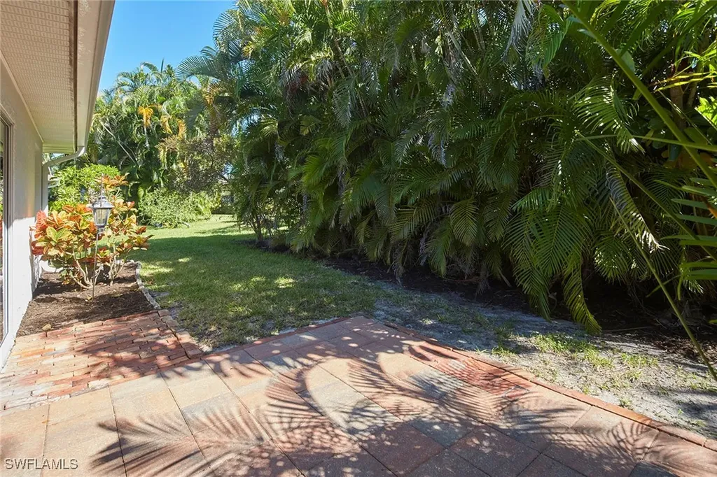 214 Marseille Drive Naples FL 34112