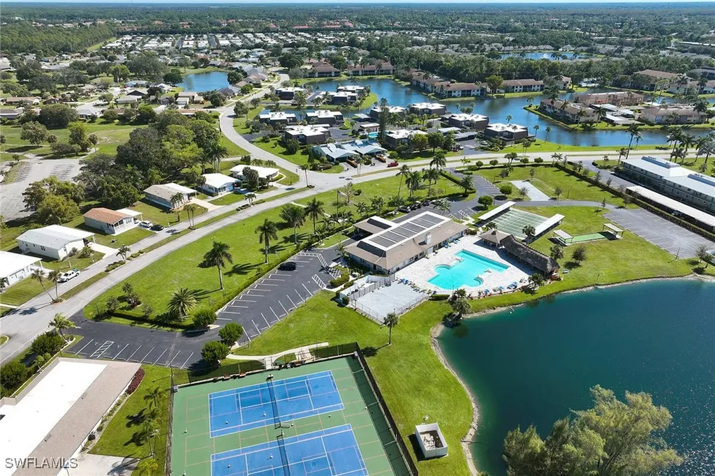 214 Marseille Drive Naples FL 34112