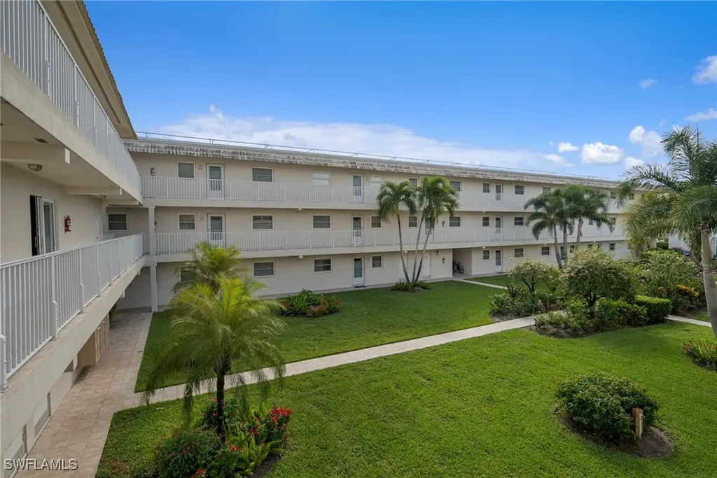3150 Binnacle Drive Naples FL 34103