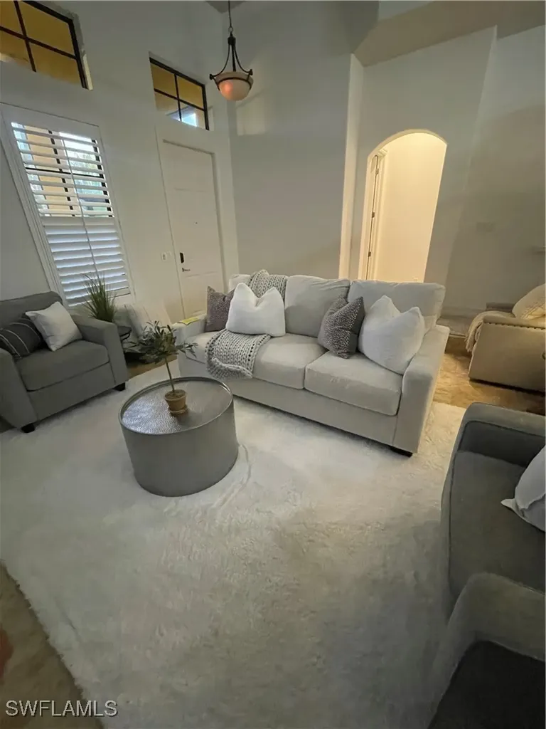 9081 Albion Lane S Naples FL 34113