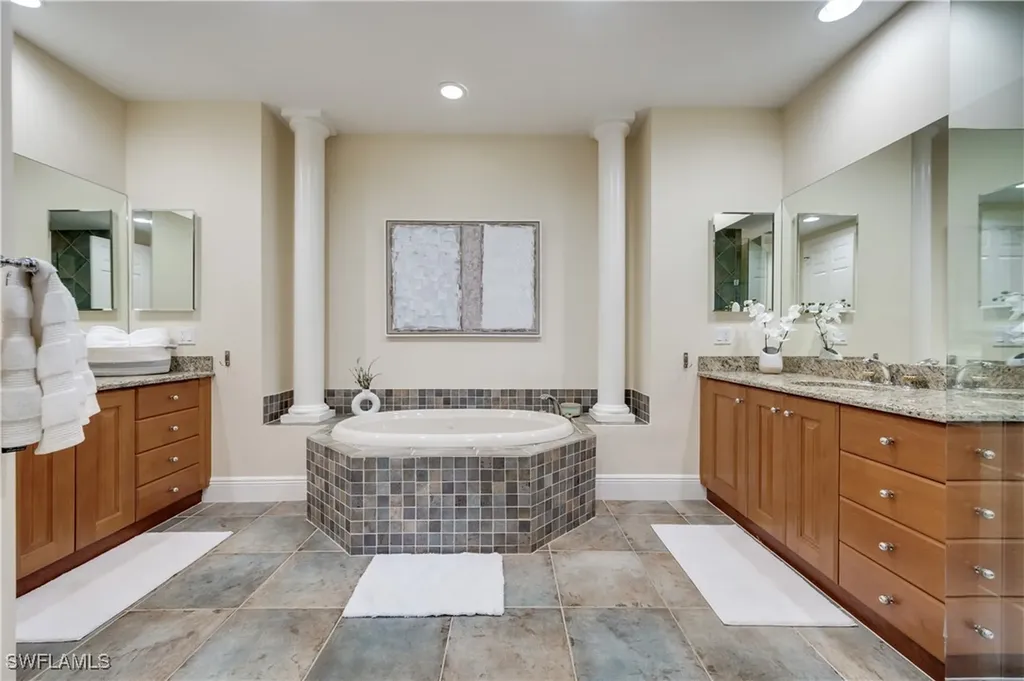 3765 Montreux Lane Naples FL 34114
