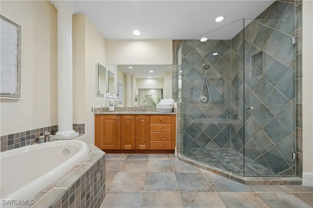 3765 Montreux Lane Naples FL 34114