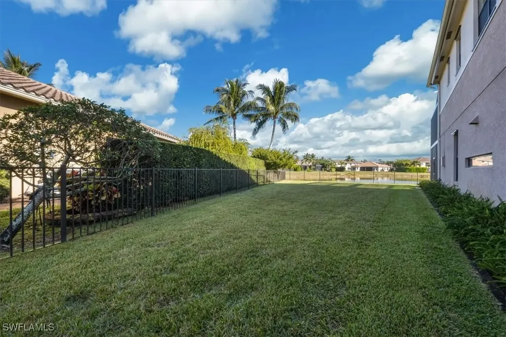 3821 Columbia Court Naples FL 34119