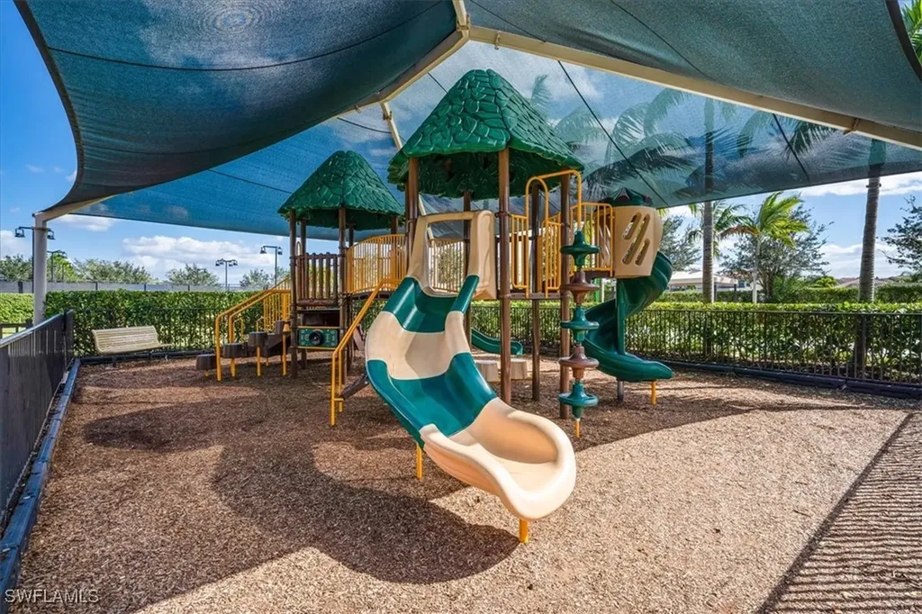 3821 Columbia Court Naples FL 34119