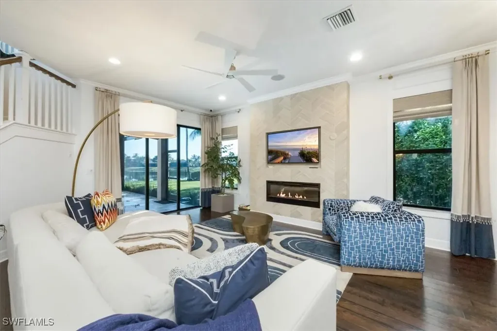 3821 Columbia Court Naples FL 34119
