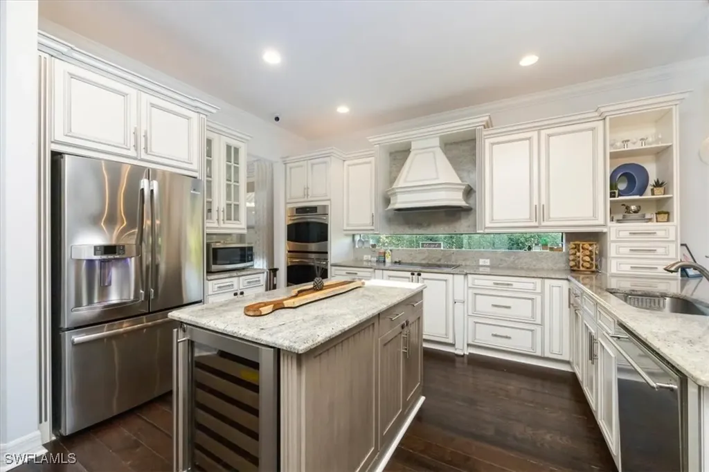 3821 Columbia Court Naples FL 34119