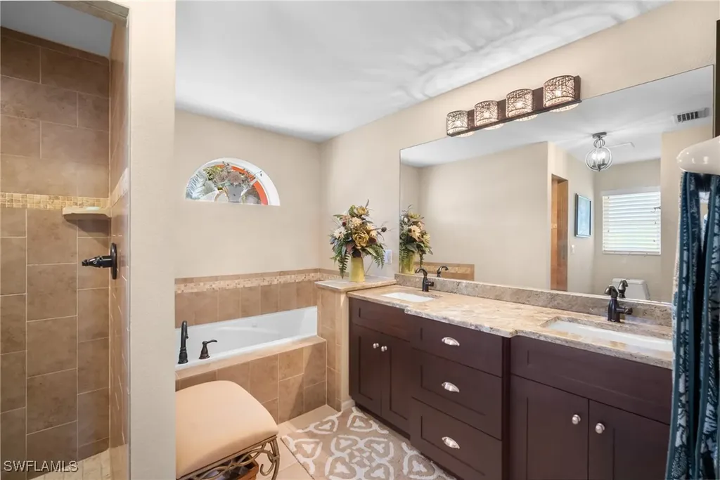 2215 SW 51st Street Cape Coral FL 33914