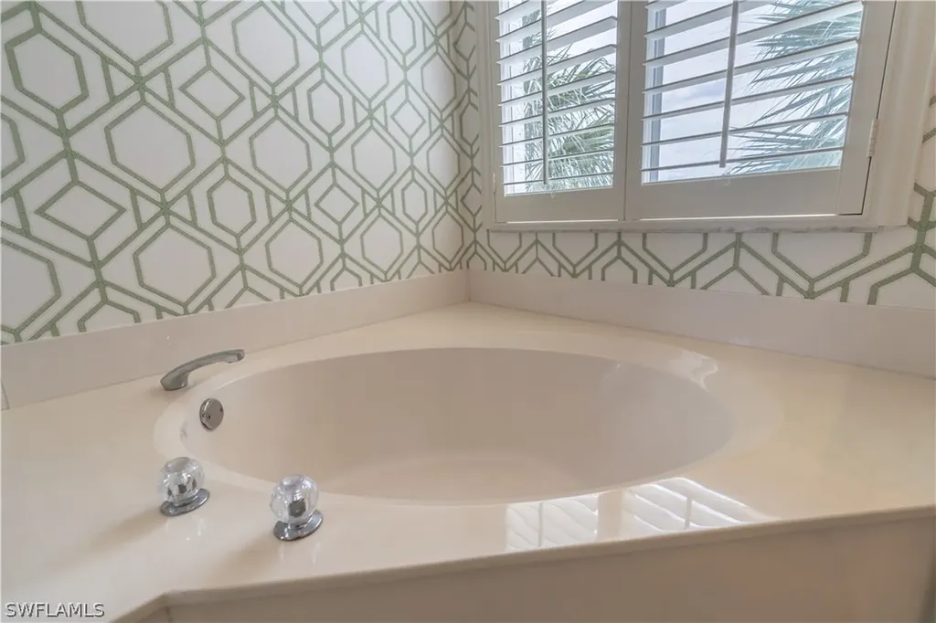 1540 Clermont Drive Naples FL 34109