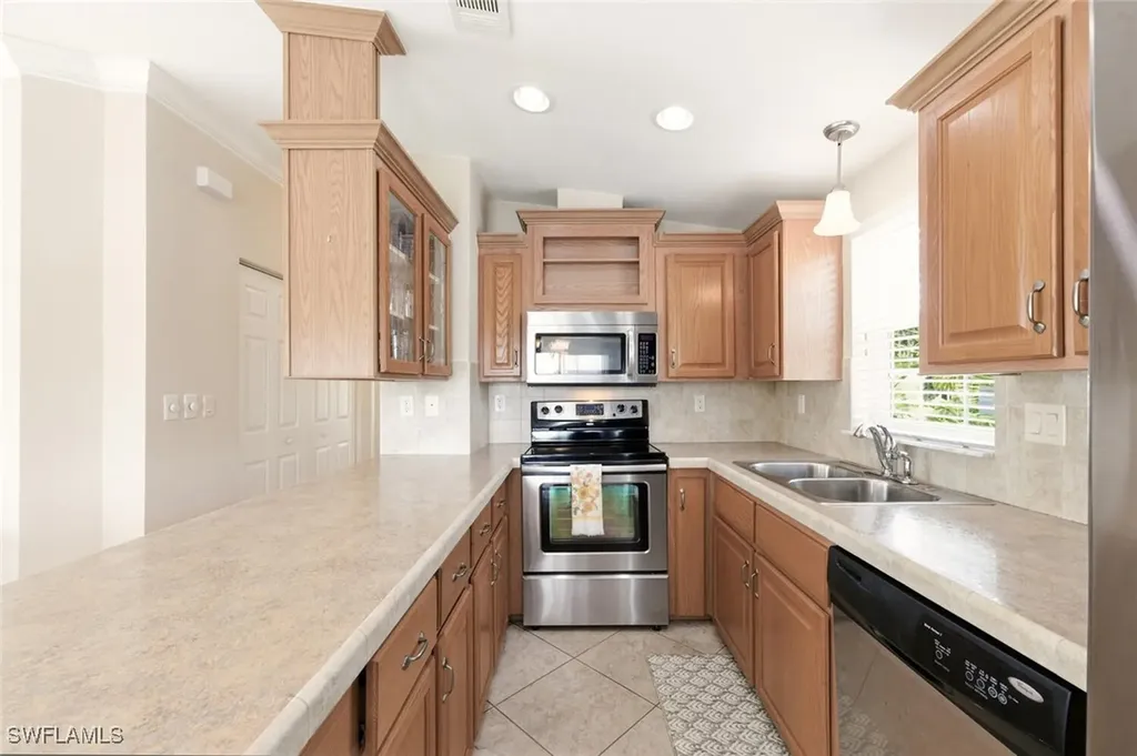 1055 Diamond Lake Circle Naples FL 34114