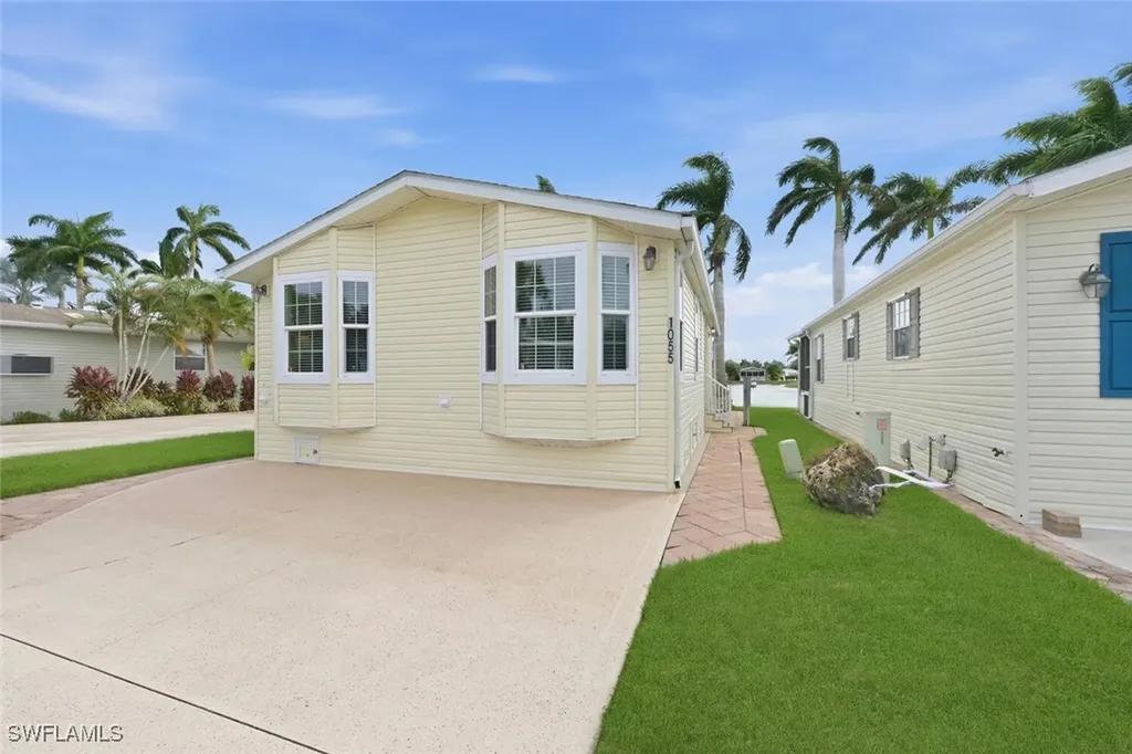 1055 Diamond Lake Circle Naples FL 34114