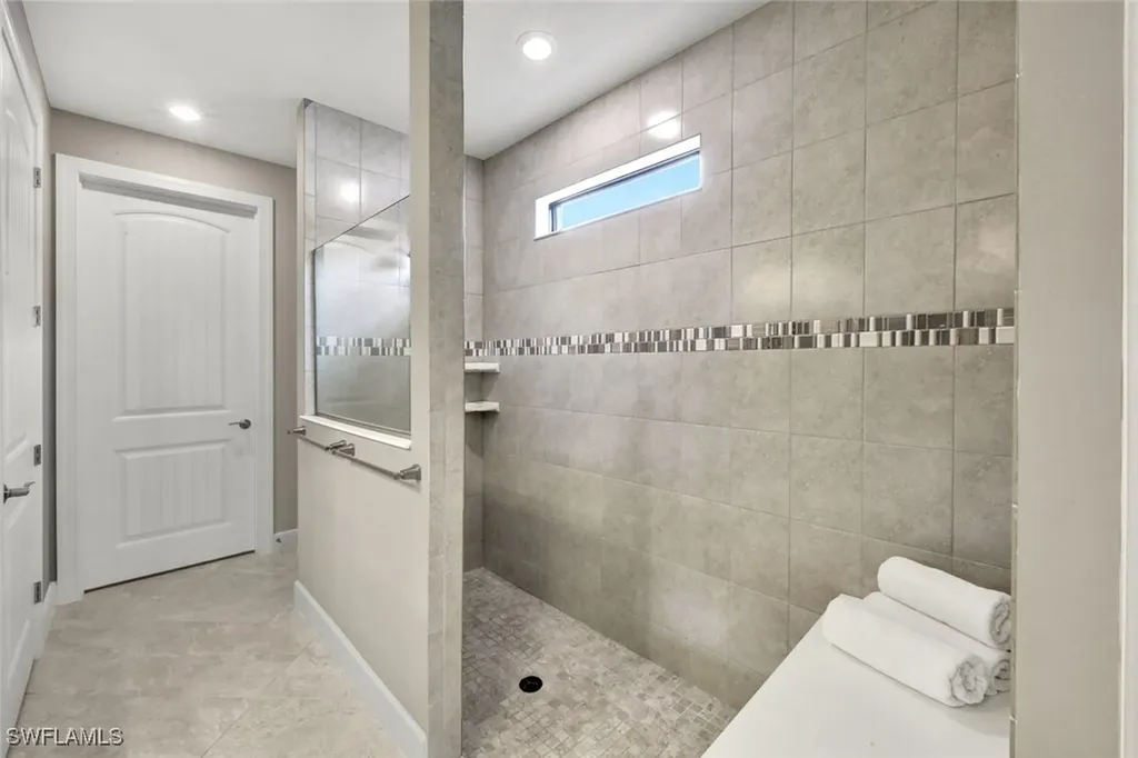 9350 Greyhawk Trail Naples FL 34120