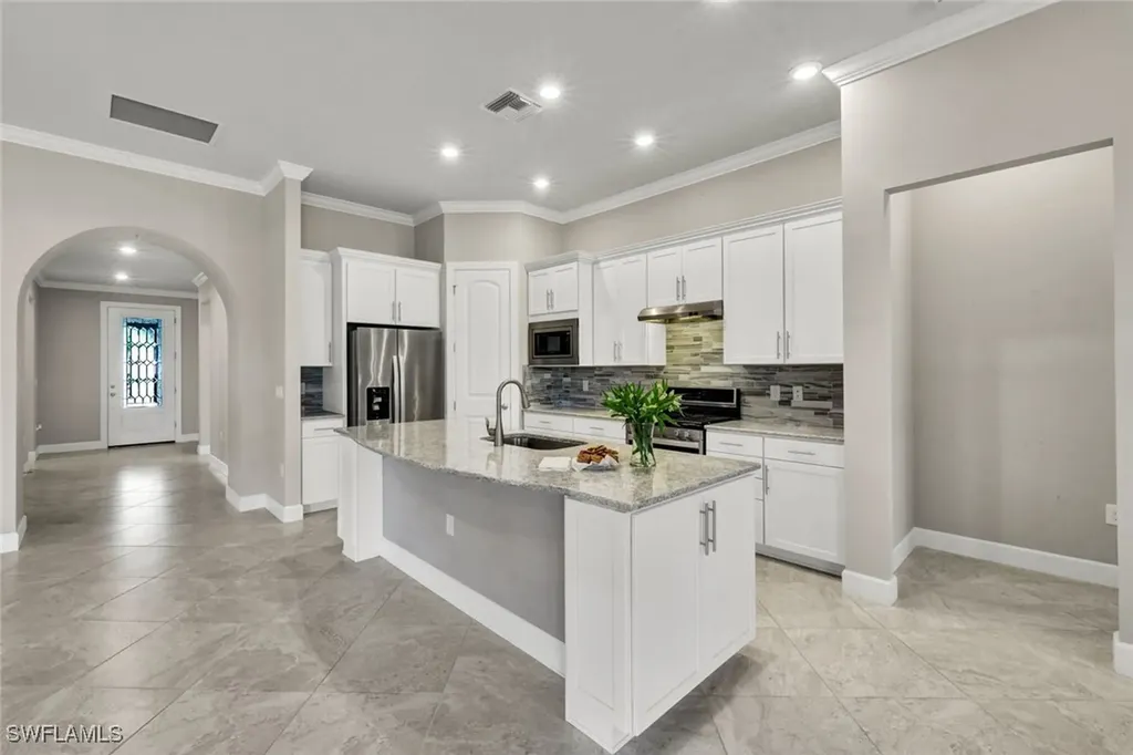 9350 Greyhawk Trail Naples FL 34120
