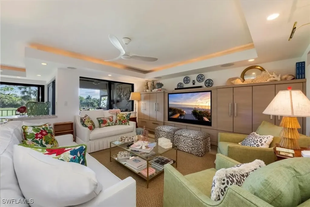 Naples FL, 107 Clubhouse Lane, Unit 391