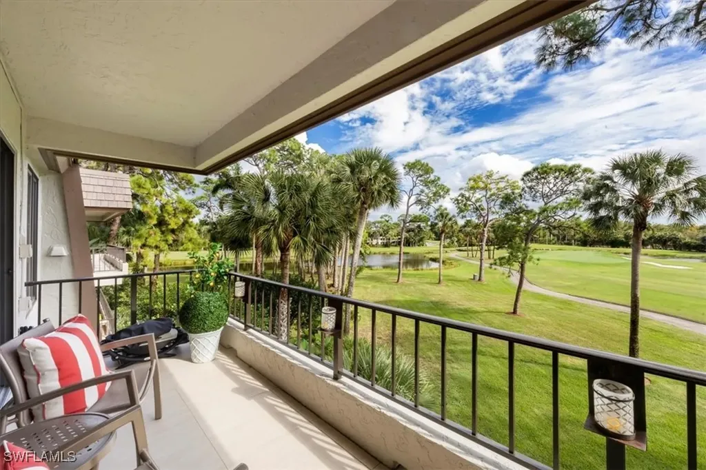 107 Clubhouse Lane Naples FL 34105