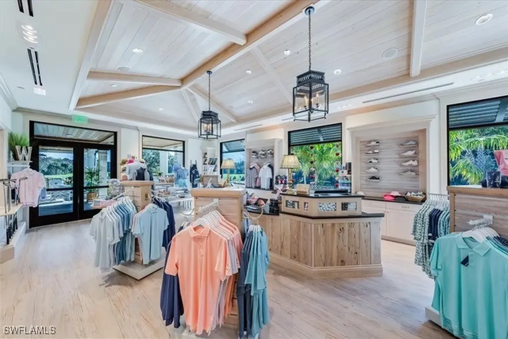 107 Clubhouse Lane Naples FL 34105